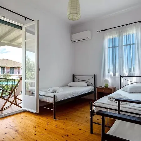 Woodpecker House Lefkada 公寓