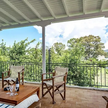 公寓 Woodpecker House Lefkada