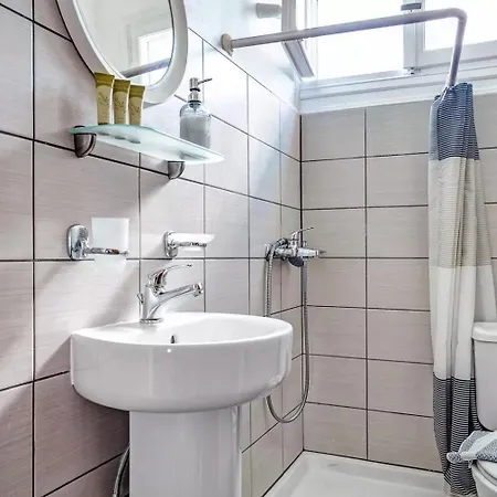 Woodpecker House Lefkada