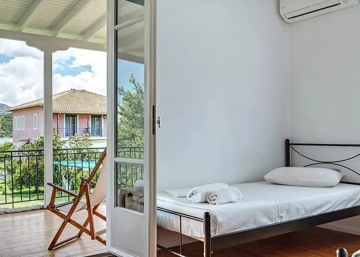 Woodpecker House Lefkada *