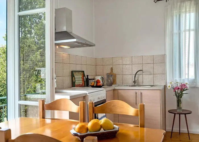 Woodpecker House Lefkada Ligia